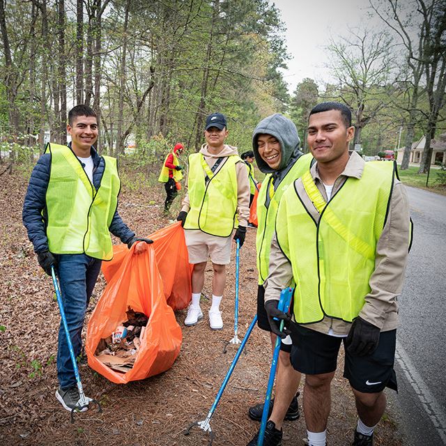 Trash Pickup 4 16 2022 640 JHW_9660 copy