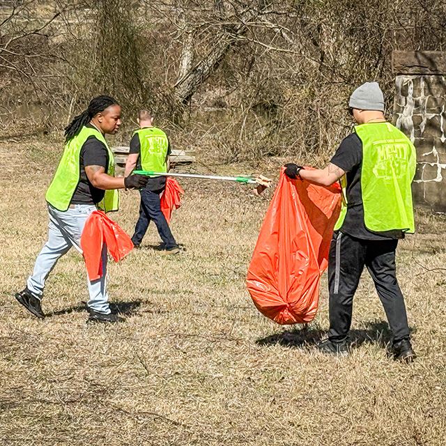 Trash Pickup Soldiers Pocahontas 640 IMG_8417 copy